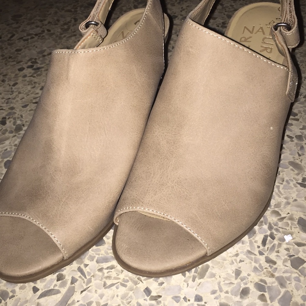 New naturalizerz tan heel